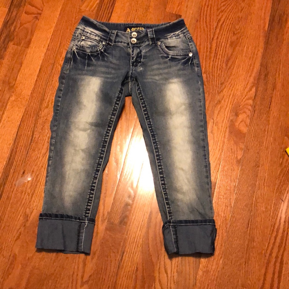Light faded jean capris